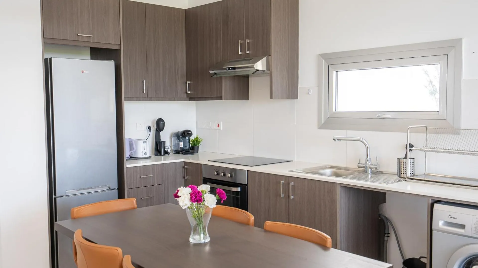 Hubstay - Tamara Gardens Suite With Swimming Pool Livadhia Cyprus